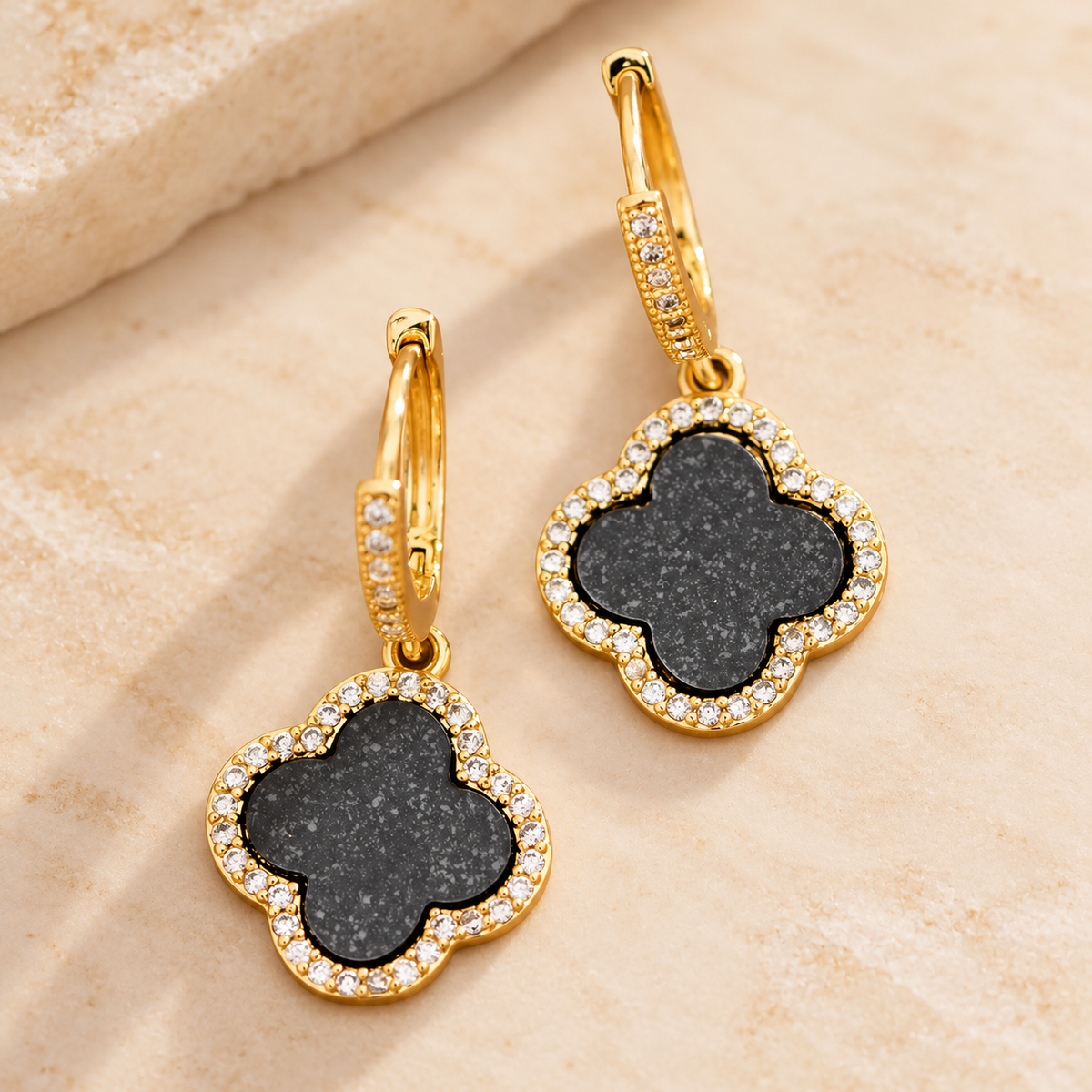Trèfle Noir Earrings