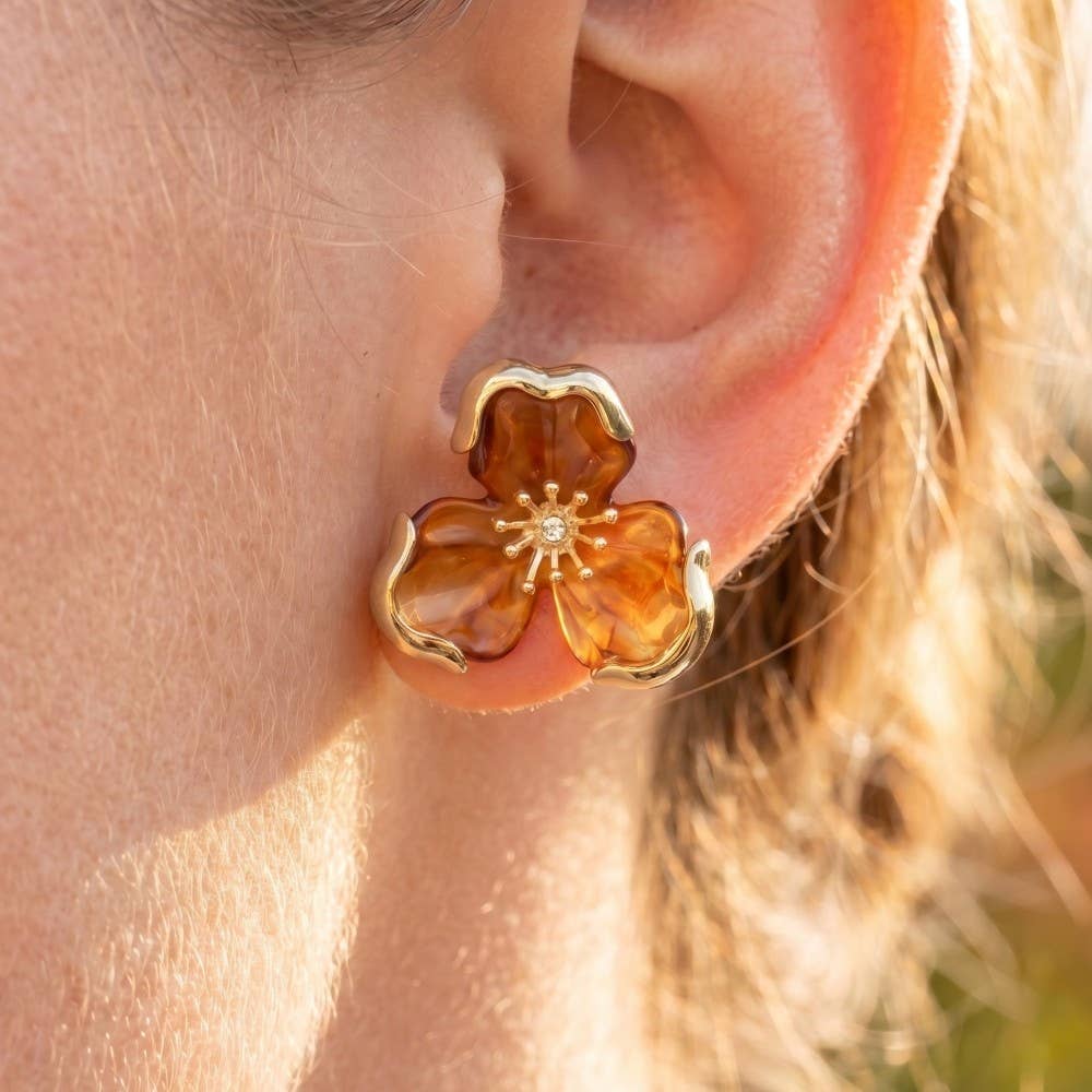 Metal Trim Flower Stud Earrings