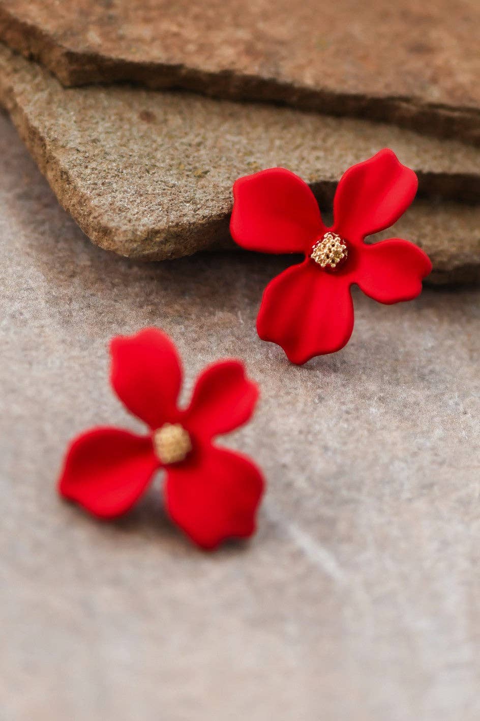 Red Painted Metal Flower Stud Earrings - 6760