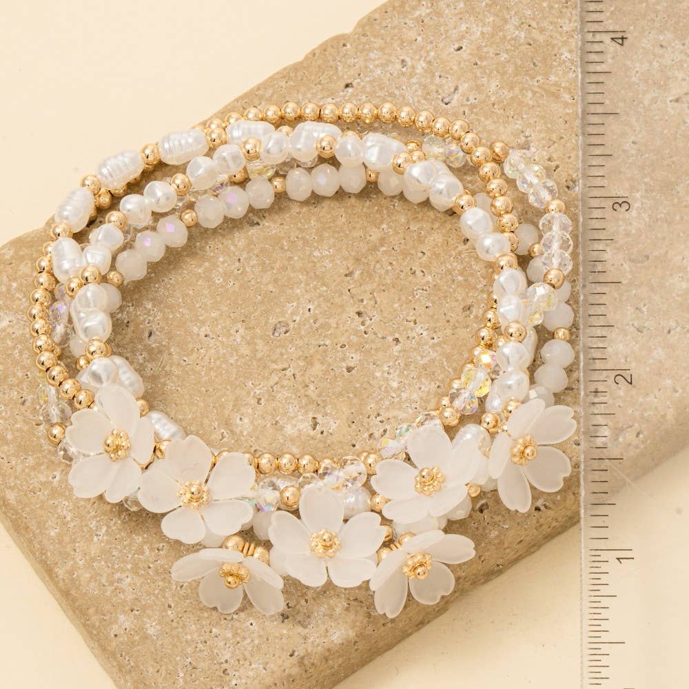 Lune Blanche · Flowers & Assorted Beaded Pearl Bracelet