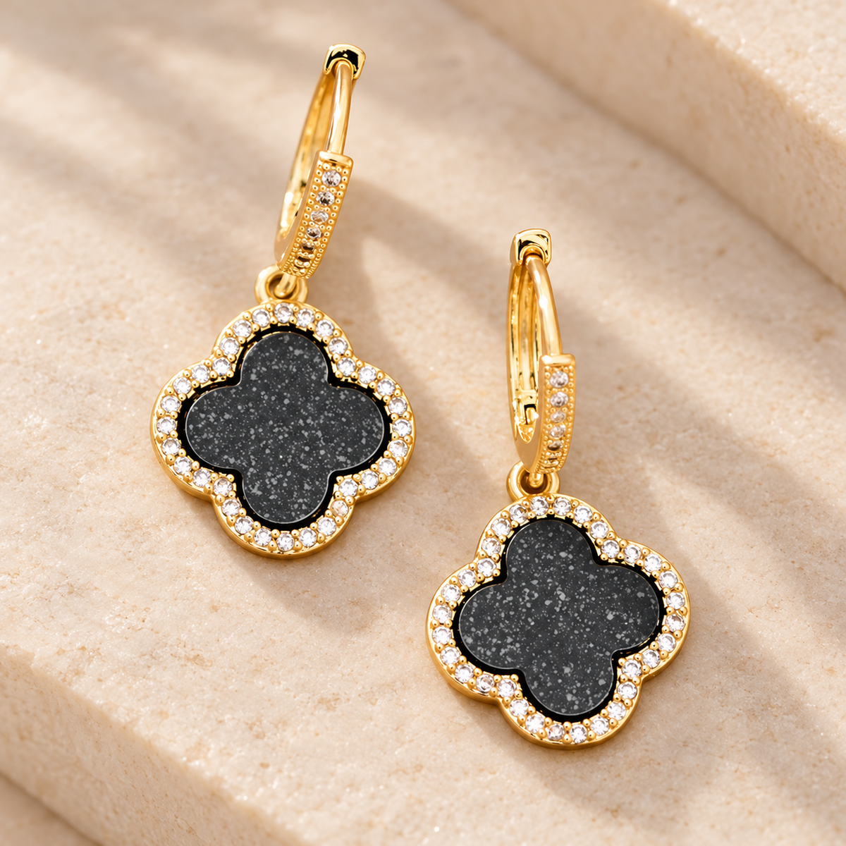 Trèfle Noir Earrings