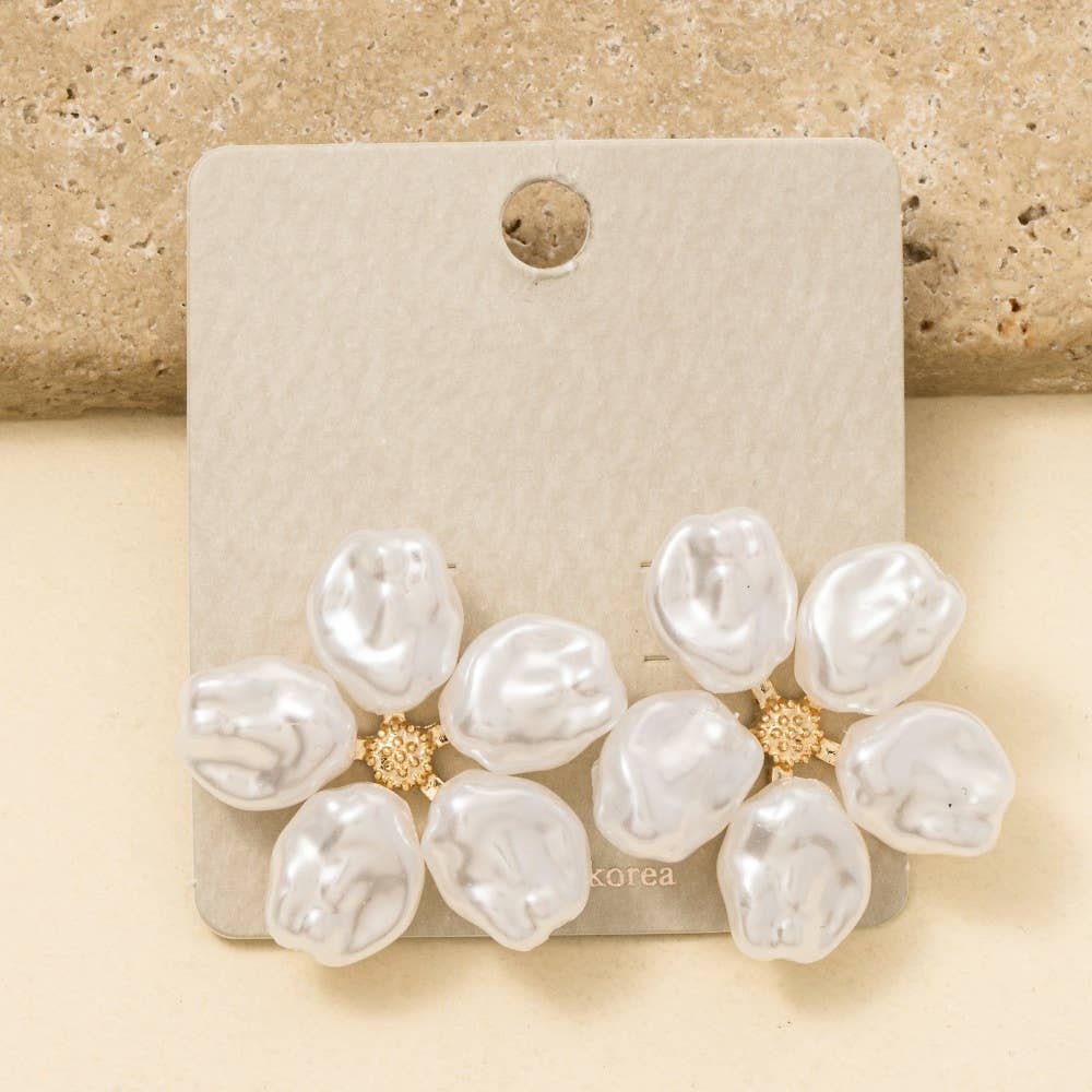 Lune Blanche · Chunky Pearl Flower Stud Earrings